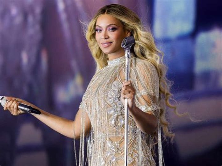 Beyoncé becomes first black woman to debut at No. 1 on Billboard Hot Country Songs Chart