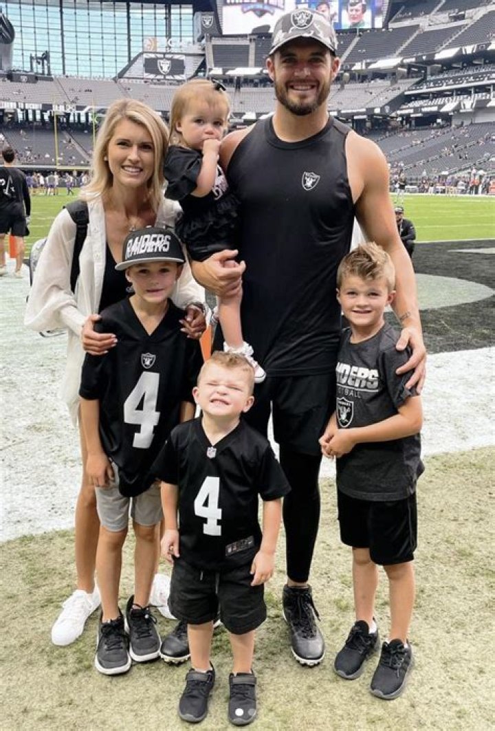 Derek Carr NFL career, wife, salary, age, family and more