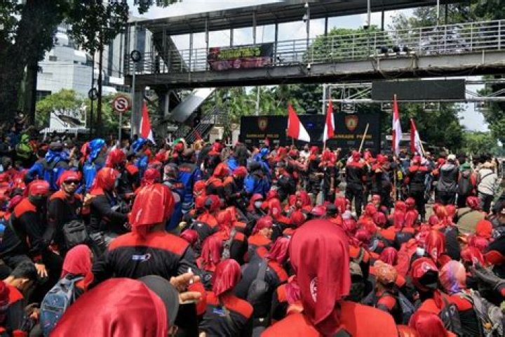 Gaji UMR Surabaya 2023, Masih Tertinggi di Jatim