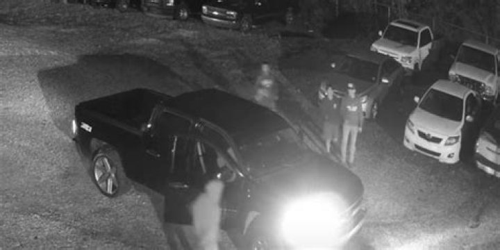 Pair of vehicles stolen from wrecker; several suspects wanted, Tangipahoa sheriff says