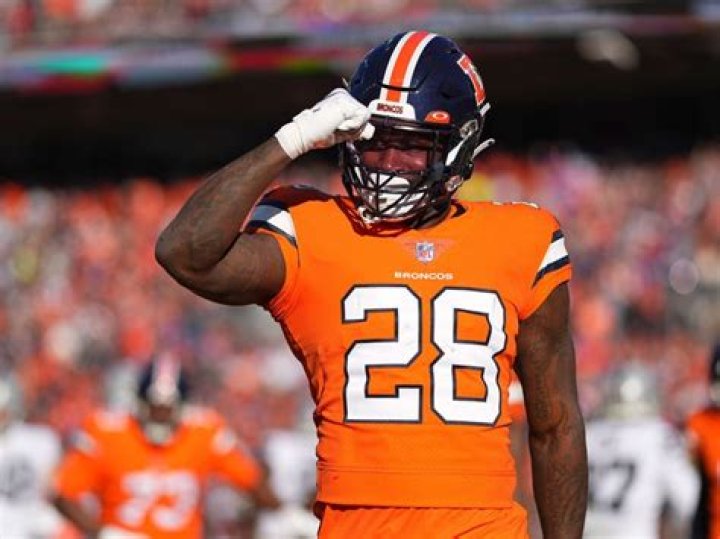 Top 13 waiver wire targets for Week 12 of fantasy football: Latavius Murray might be your best last chance at a starting fantasy RB