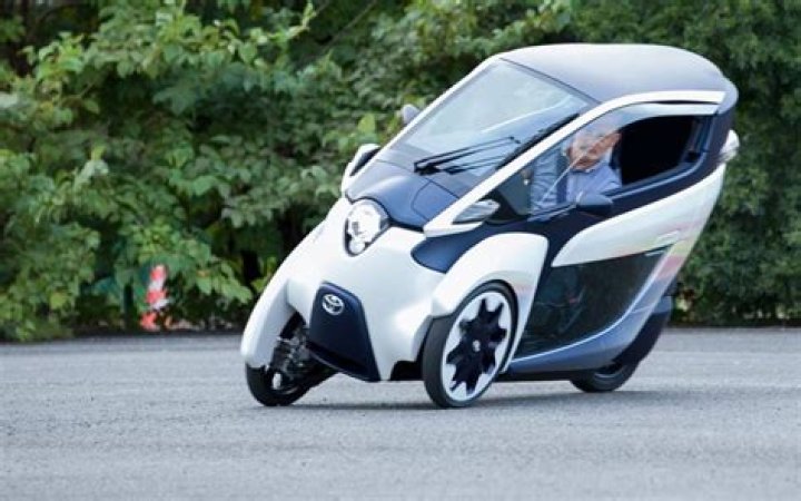 Toyota i-Road Might Be the Perfect City Vehicle