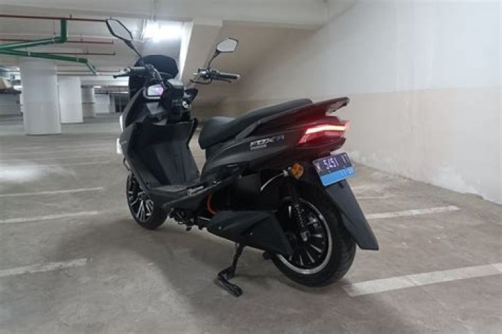 Ulas Desain Polytron Fox R, Motor Listrik Bongsor yang Ekonomis